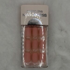 Dashing Diva Magic Press Medium Length Press-On Nails - PO54 (blush pink)